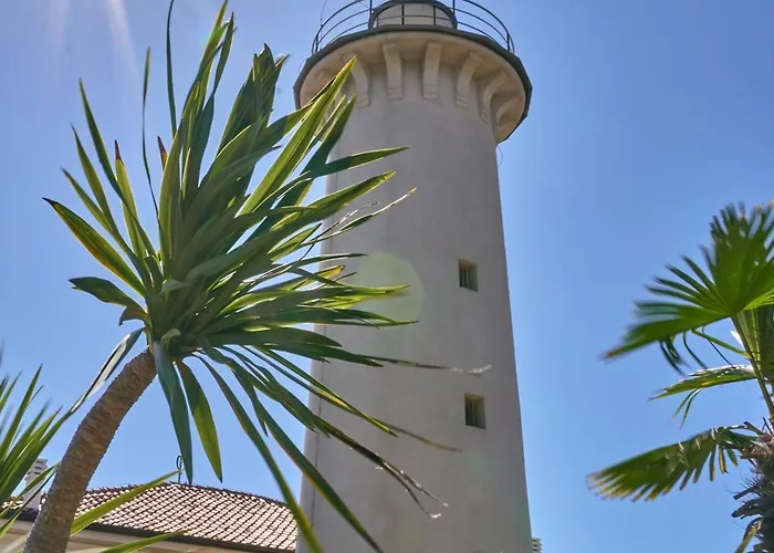 Cozy With Swimming Pool Apartment *