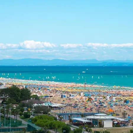 Cozy With Swimming Pool Bibione