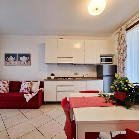 Cozy With Swimming Pool Apartamento Bibione