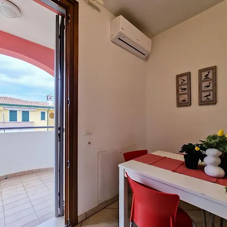 Cozy With Swimming Pool Apartamento
