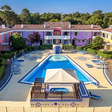 Cozy With Swimming Pool Apartamento Bibione
