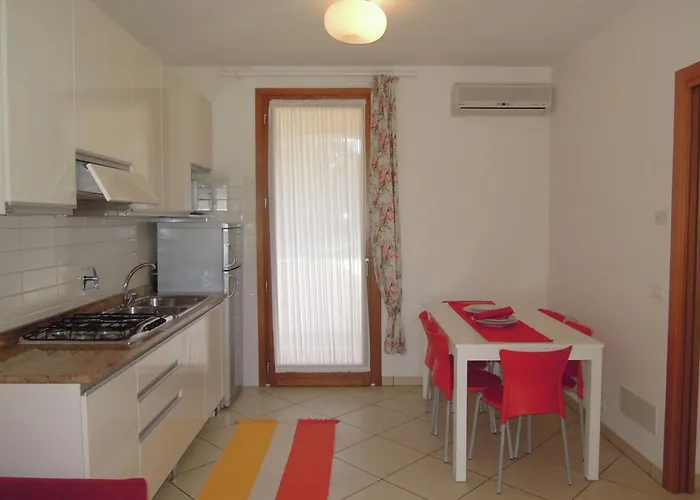 Appartamento Cozy With Swimming Pool